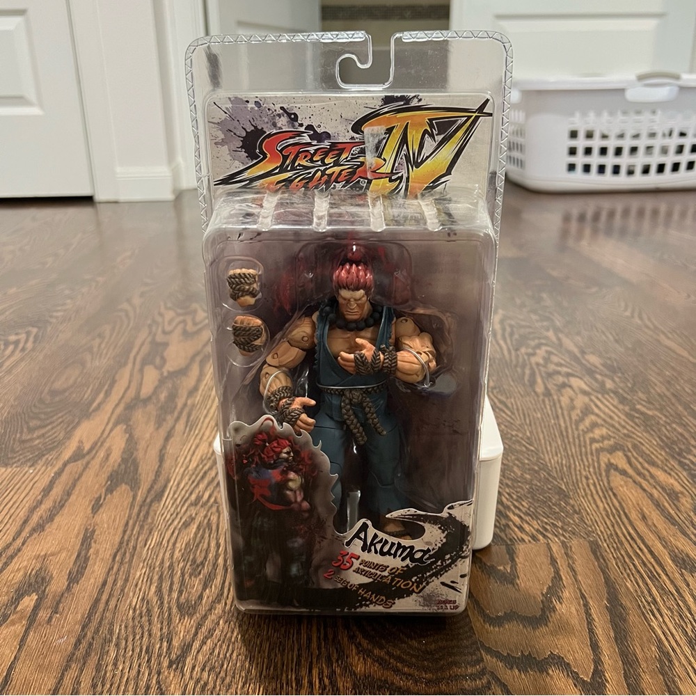 NECA Capcom Street Fighter IV Fighting Game - Akuma Action Figure